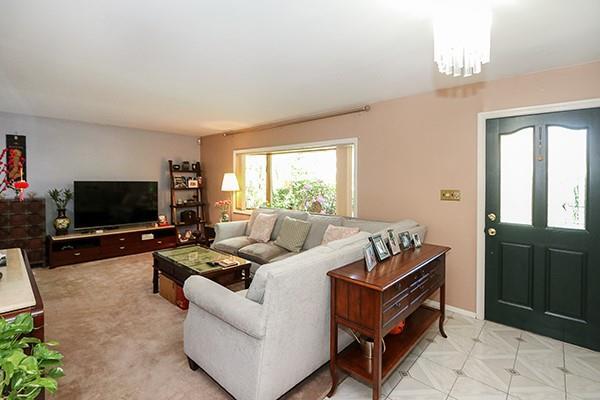98 Bayberry Ave in Garden City, NY - Building Photo - Building Photo