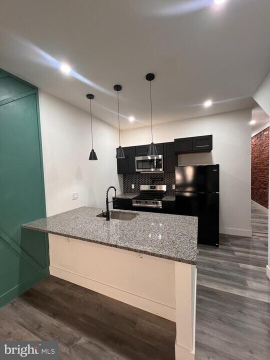 617 W Allegheny Ave-Unit -A in Philadelphia, PA - Building Photo