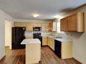 2245 Yagger Bay Dr in Hilliard, OH - Foto de edificio - Building Photo