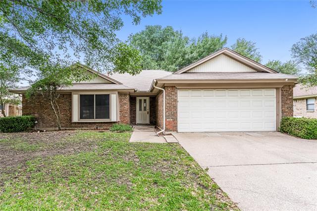 744 Santa Fe Trail in Keller, TX - Foto de edificio