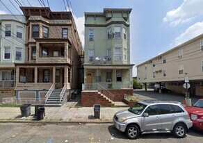 67 ANDREW St in Bayonne, NJ - Building Photo