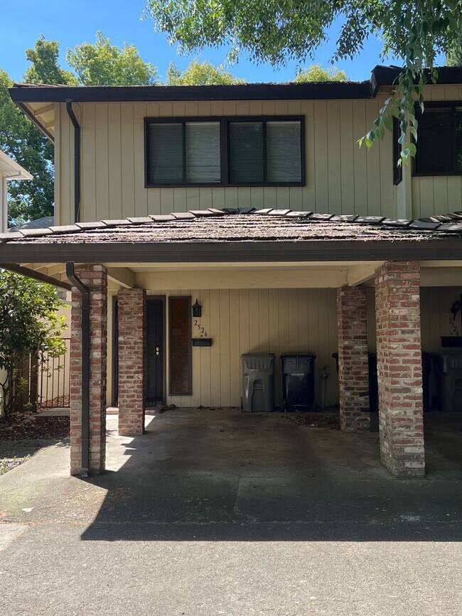 2526 I St in Sacramento, CA - Building Photo - Building Photo