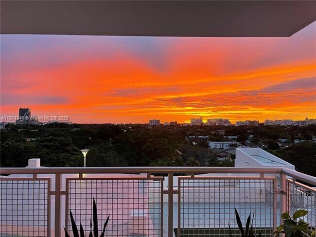 2700 SW 27th Ave in Miami, FL - Building Photo - Building Photo
