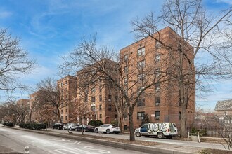 Saxony Towers in Flushing, NY - Building Photo - Building Photo