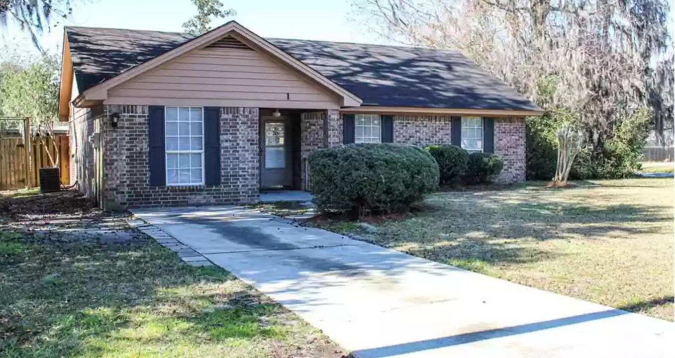 1 Brandle Cove in Savannah, GA - Building Photo