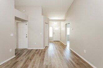 914 Axlewood Cir in Brandon, FL - Building Photo - Building Photo