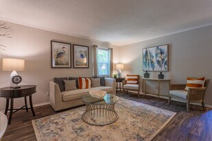 The Riverview in Charleston, SC - Building Photo