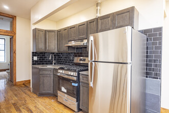 32 Starr St in Brooklyn, NY - Foto de edificio - Building Photo