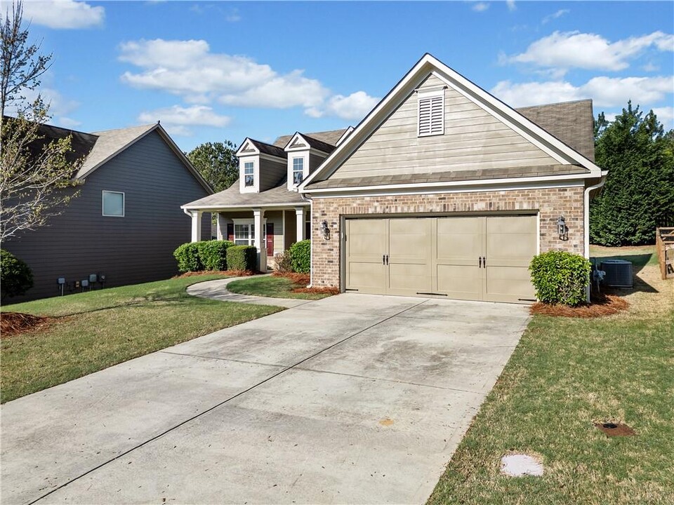 411 Fieldstone Ln in Dallas, GA - Building Photo
