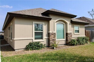 2004 Taft St, Unit 4 in Weslaco, TX - Building Photo