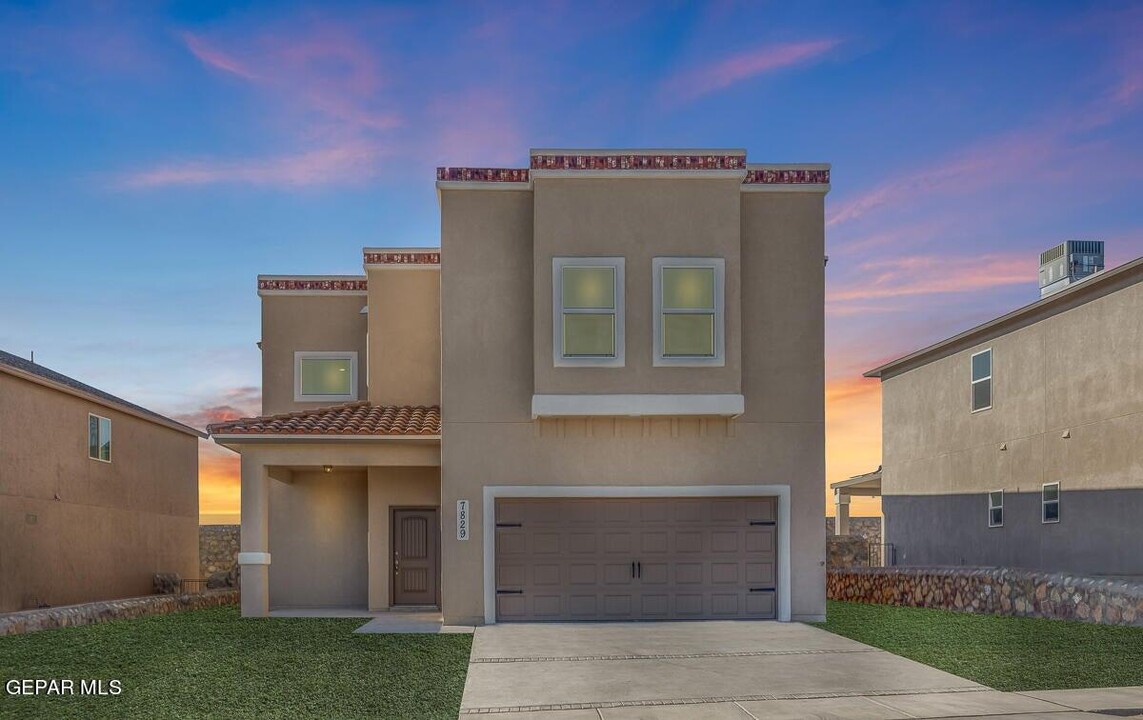 916 Ada Ln in El Paso, TX - Building Photo