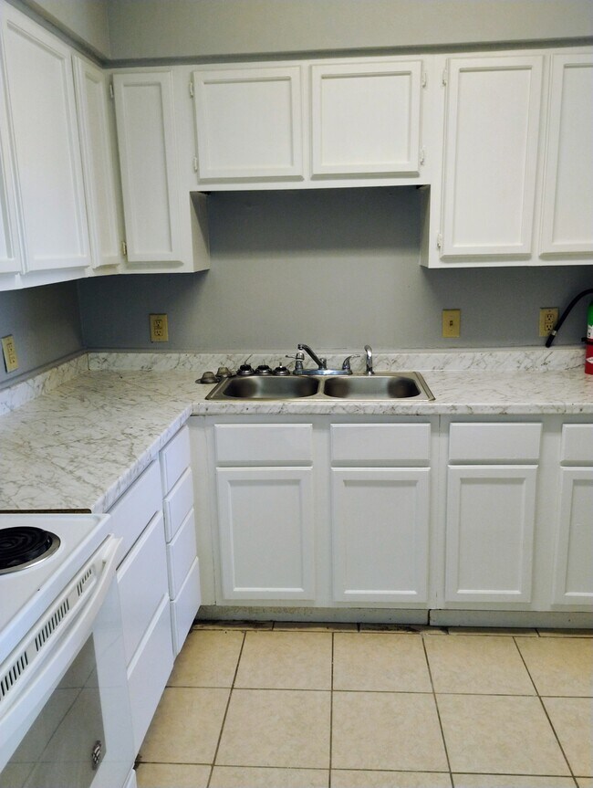 1754 Cedar Lake Dr, Unit A