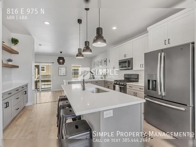 property at 816 E 975 N