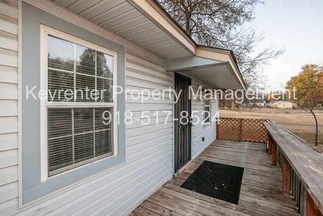 2144 N Garrison Pl in Tulsa, OK - Building Photo - Building Photo
