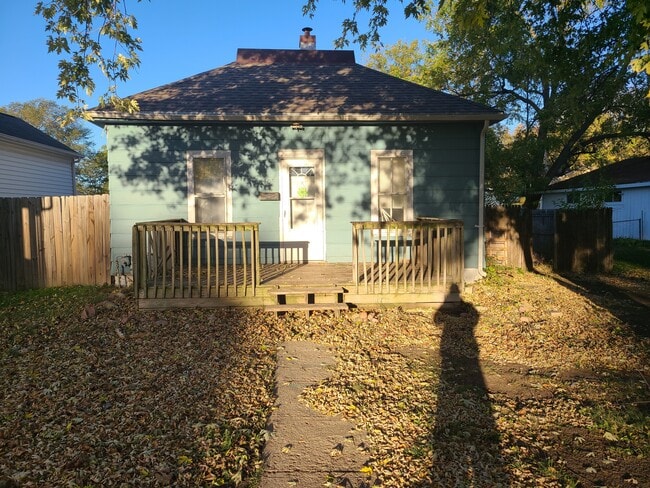property at 409 N 12th St