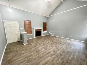 8035 Trail Side Dr in Houston, TX - Building Photo - Building Photo