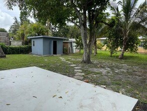 6884 NW 14th St in Plantation, FL - Building Photo - Building Photo