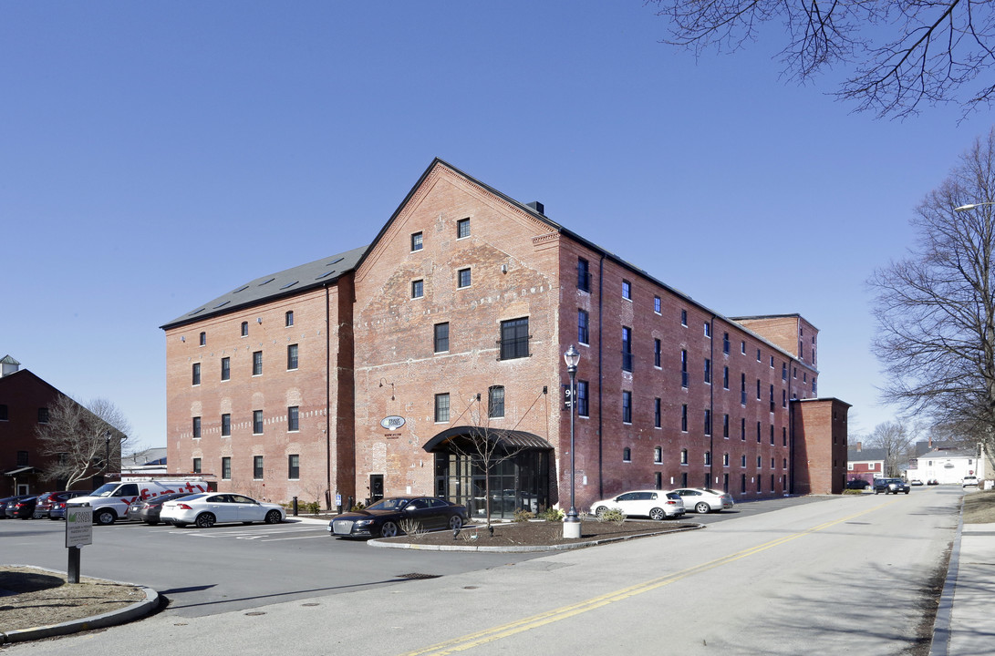 Frank Jones Brew Yard in Portsmouth, NH - Foto de edificio