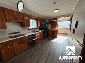 213 W 39th St in Sioux Falls, SD - Building Photo - Building Photo