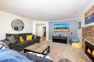 2596 S Cliffview St in Flagstaff, AZ - Building Photo - Building Photo