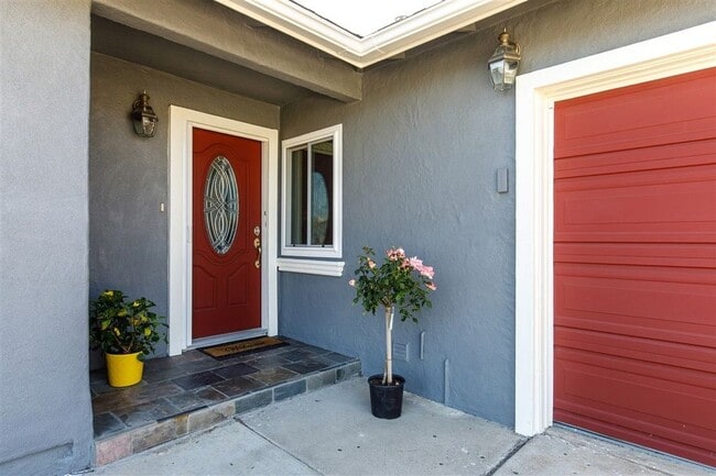 395 Deep Dell Rd in San Diego, CA - Building Photo - Building Photo