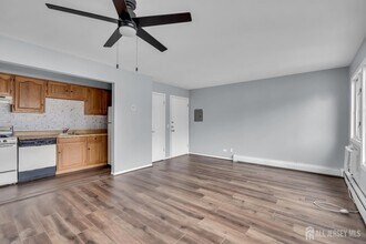 1595 E 2nd St in Scotch Plains, NJ - Building Photo - Building Photo