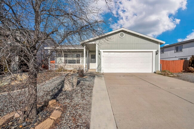 property at 17765 Oakview Ct