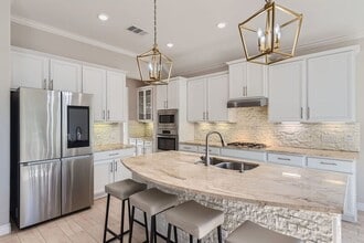 21808 Esmeralda Dr in Spicewood, TX - Building Photo - Building Photo