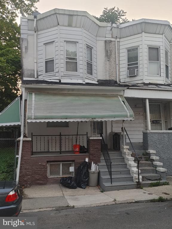 property at 210 N Avondale St