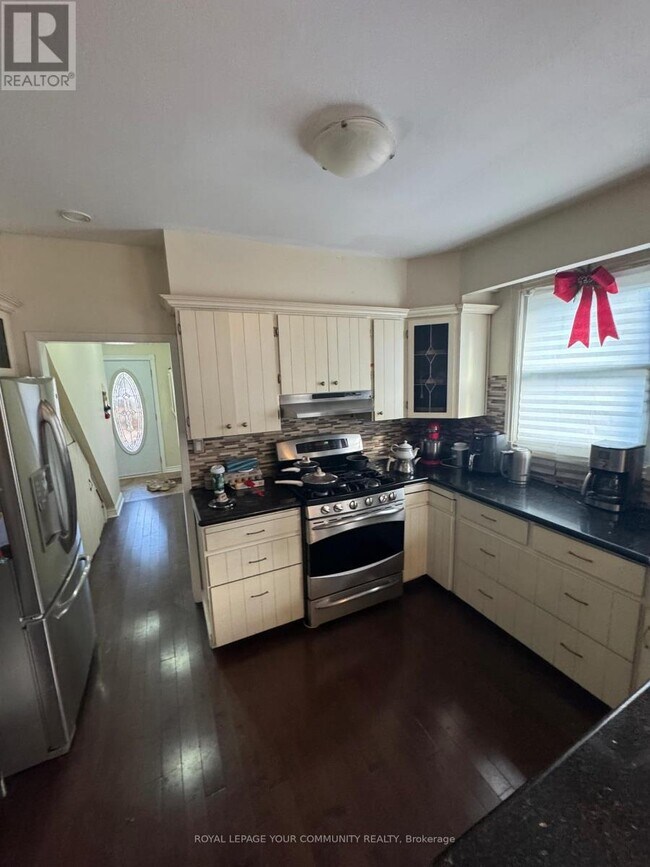 96 Gurnett St in Aurora, ON - Building Photo - Building Photo