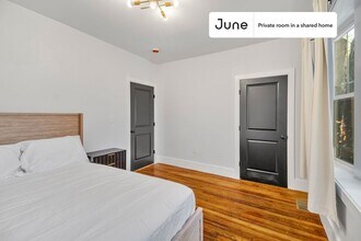 Room in Shared 5 bed/2 bath home in Boston, MA - Foto de edificio - Building Photo