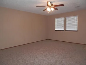 7938 NW Crossland Cir in Lawton, OK - Building Photo - Building Photo