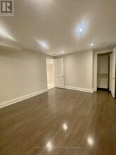 111 Morgan Ave in Markham, ON - Building Photo - Building Photo