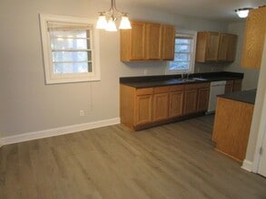 1723 W Oakland Ave in Sumter, SC - Building Photo - Building Photo