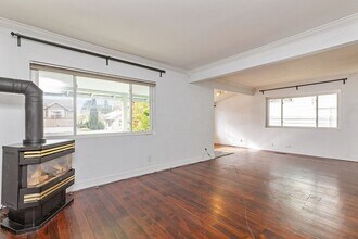 756 N 103rd St in Seattle, WA - Building Photo - Building Photo