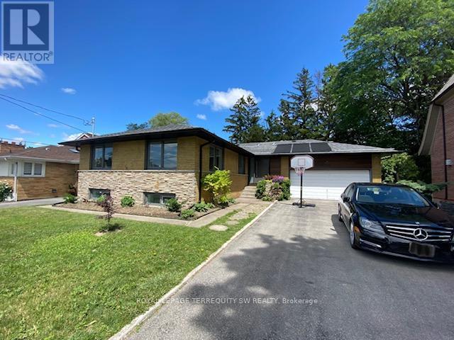 120 Elvaston Dr in Toronto, ON - Building Photo