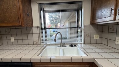 1555 W Boston Ave in Fresno, CA - Building Photo - Building Photo