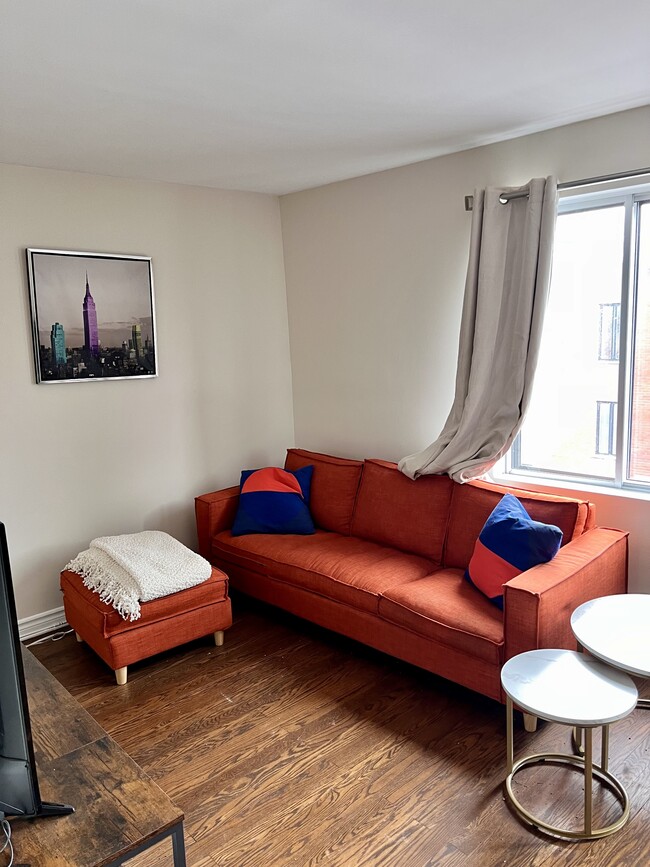 4282 Notre-Dame Rue O, Unit 4282 ND App 2