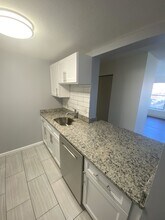 108 Peterborough St, Unit Peterborough St in Boston, MA - Foto de edificio - Building Photo