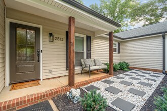 2812 Olde Whitehall Rd in Charlotte, NC - Foto de edificio - Building Photo