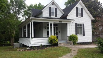 350 Margrave Dr in Harriman, TN - Building Photo