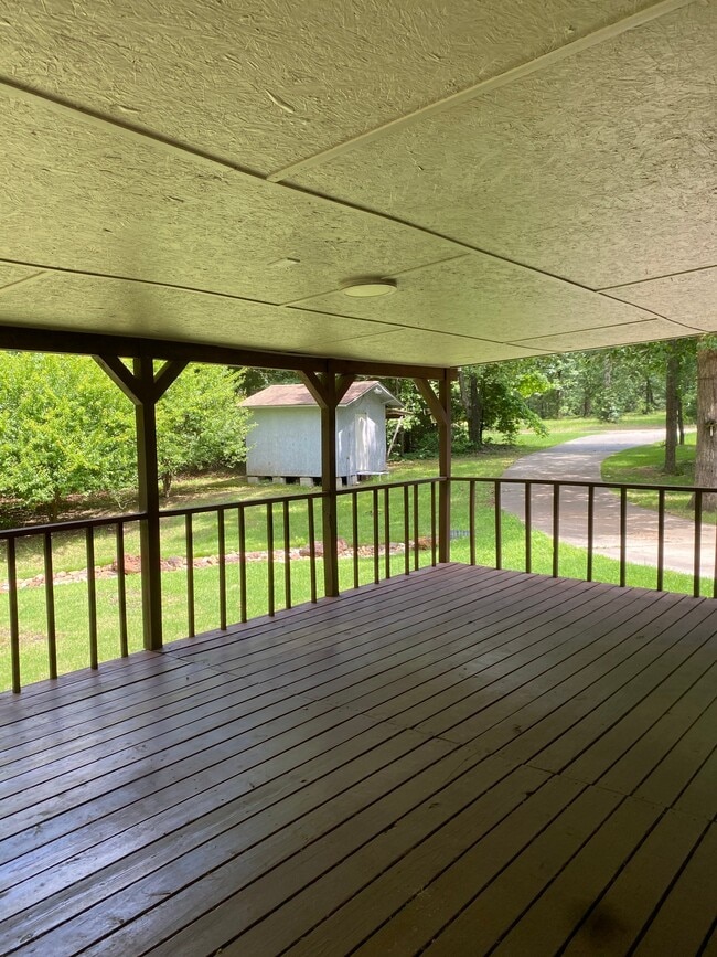 property at 720 Tennessee Acres Dr