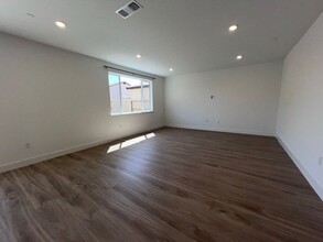 9932 Mesa Verde Wy in Sacramento, CA - Building Photo - Building Photo