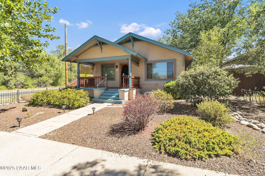 525 E Willis St in Prescott, AZ - Building Photo