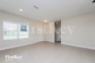 510 Magpie Ln in Poinciana, FL - Building Photo - Building Photo