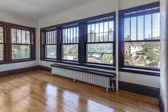 809 Douglas Ave in Minneapolis, MN - Foto de edificio - Interior Photo