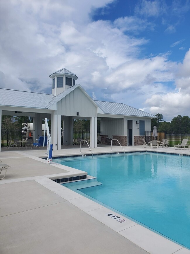 6039 Forest Bay Ave in Gulf Breeze, FL - Building Photo - Building Photo