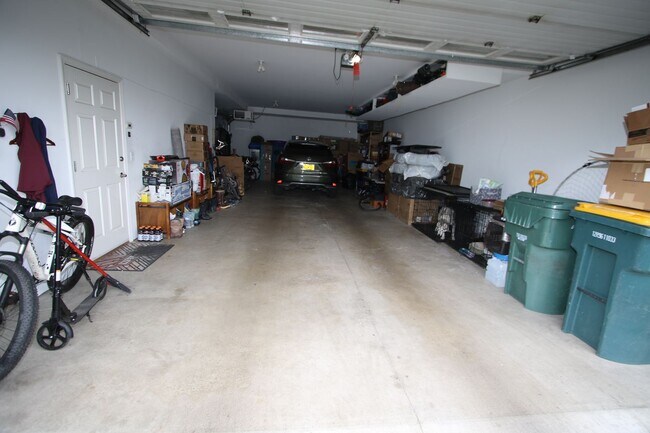 20333 Riverside Dr in Eagle River, AK - Foto de edificio - Building Photo