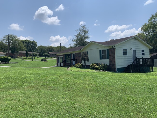 property at 2849 Gardenia Dr SE