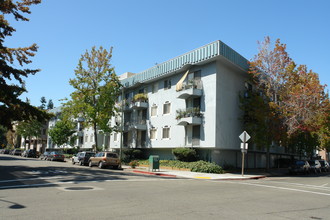 Lake Park in Oakland, CA - Building Photo - Building Photo